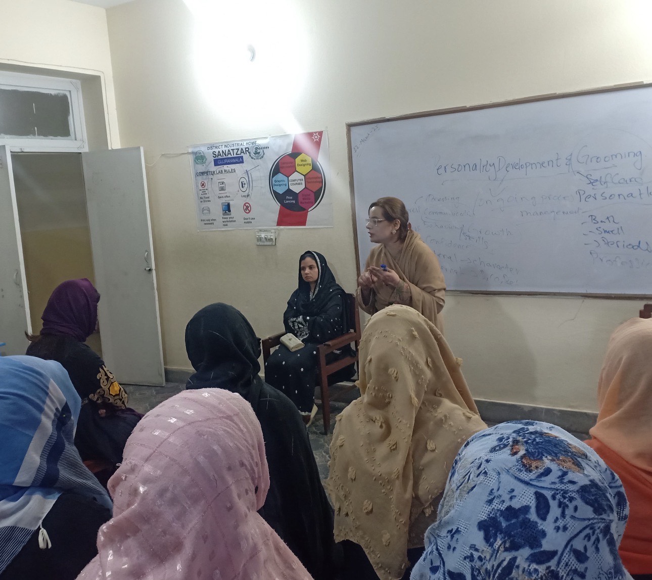 Session On Grooming & Personality Development For Females At Sanat Zar March 13 2025 (2)